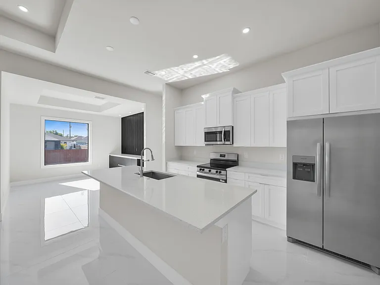 2913 14th St W — Photo 7