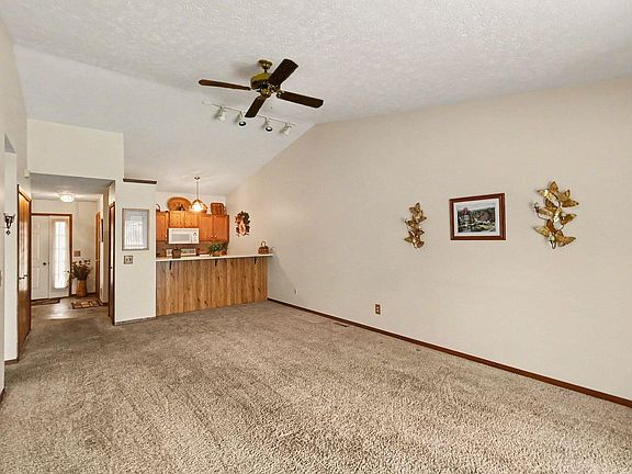 4th image of 1197 Sunview Dr #14