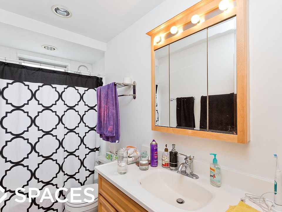 2nd image of 519 W Deming Pl #Three_n
