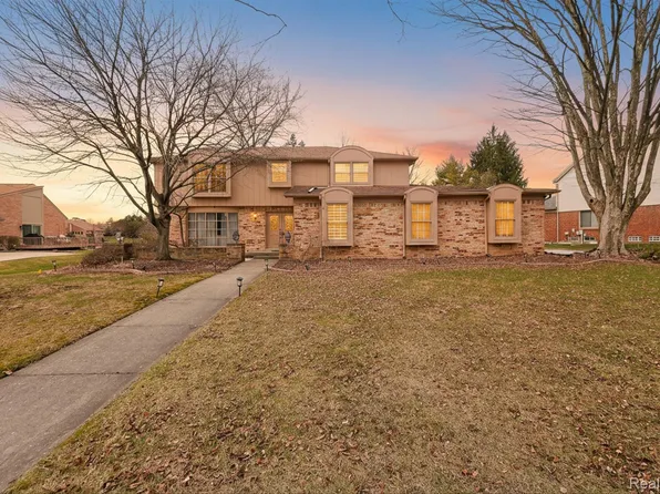 29801 Deer Run, Farmington Hills, MI 48331