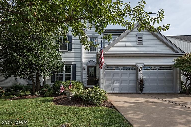 1st image of 719 Longfellow Dr NE