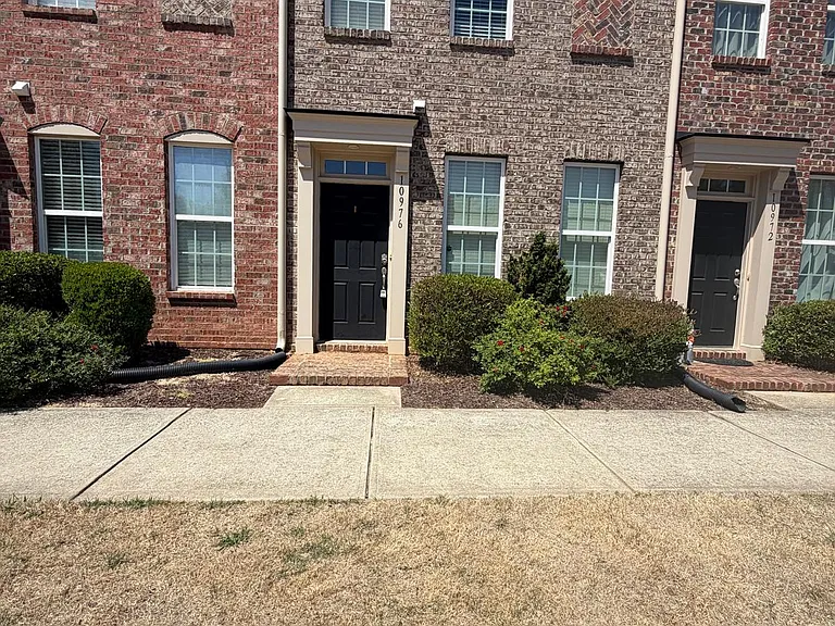 10976 Cedar Walk Ln — Photo 2