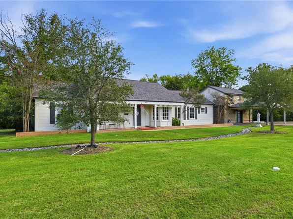 405 E Brookside Dr, Bryan, TX 77801