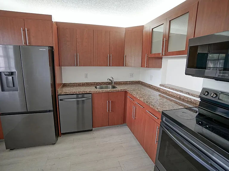 2828 Casita Way #214-C — Photo 7