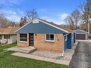 714 West Montclaire AVENUE, Glendale, WI