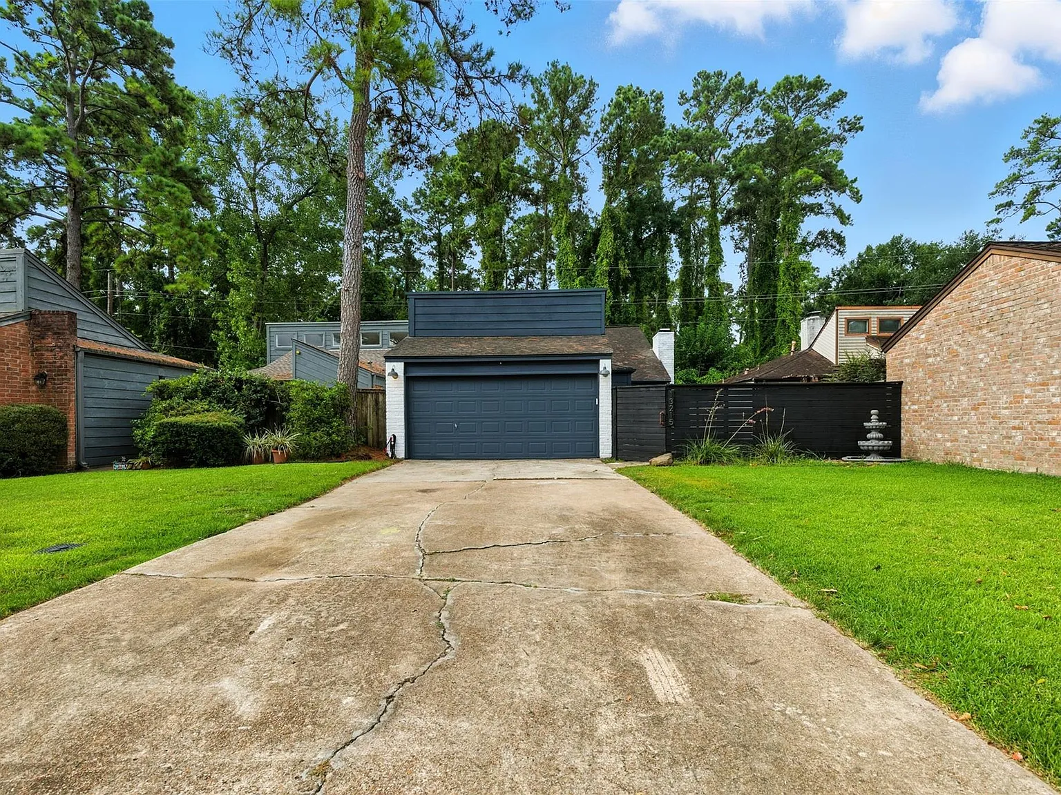 3 bed, 2.5 bath, 1452 sqft, $2,350 — Photo 1