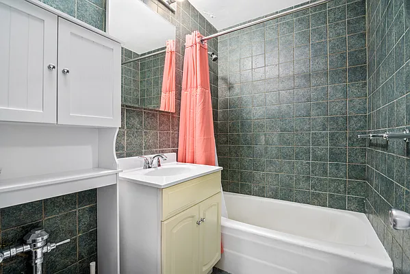 Sold by Griffith Real Estate | media 5