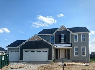 627 Bark River Way, Oconomowoc, WI 53066