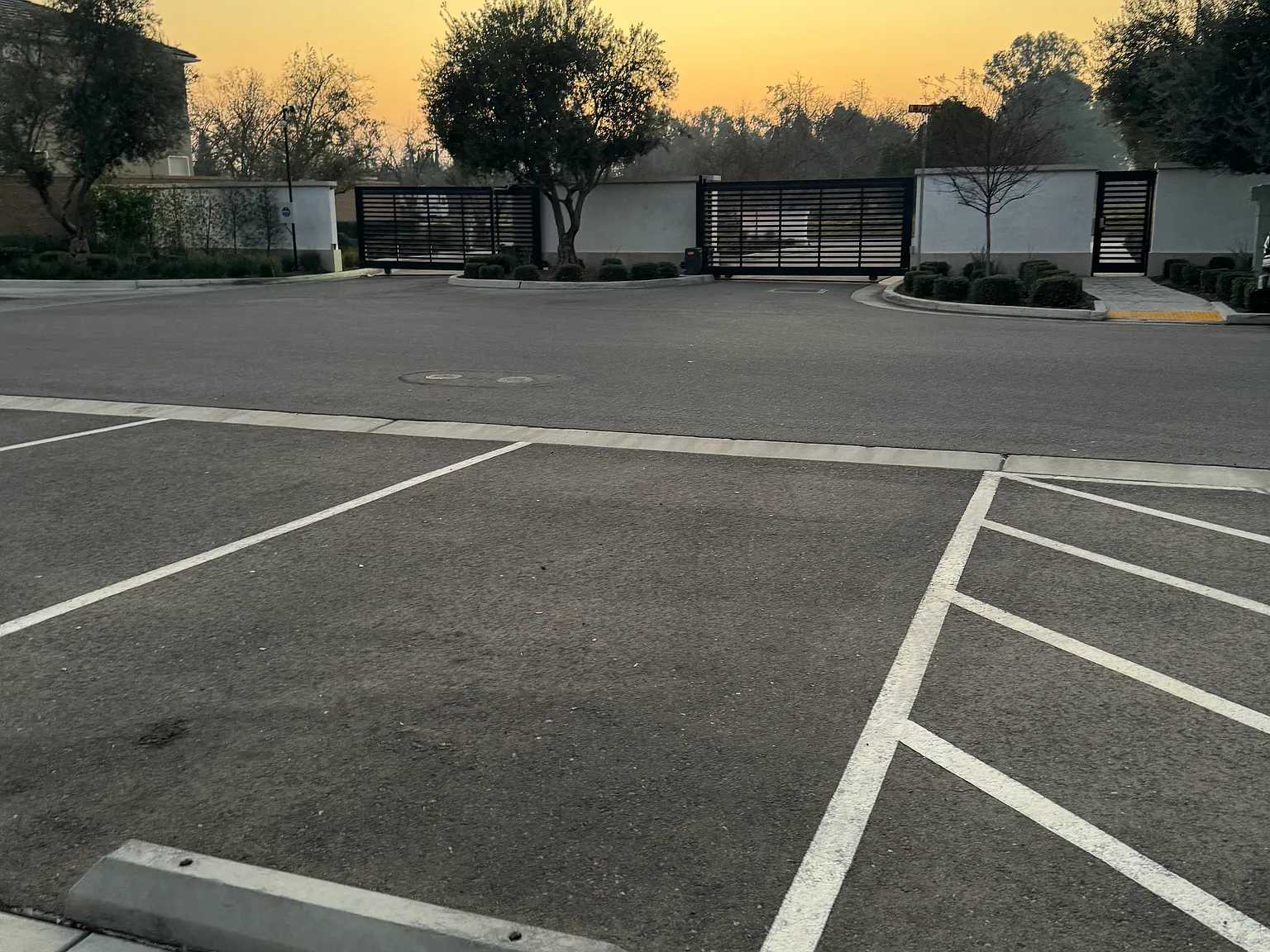 3 bed, 1421 sqft, $2,550 — Photo 2
