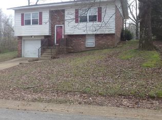 1902 Fernwood Rd, Poplar Bluff, MO 63901
