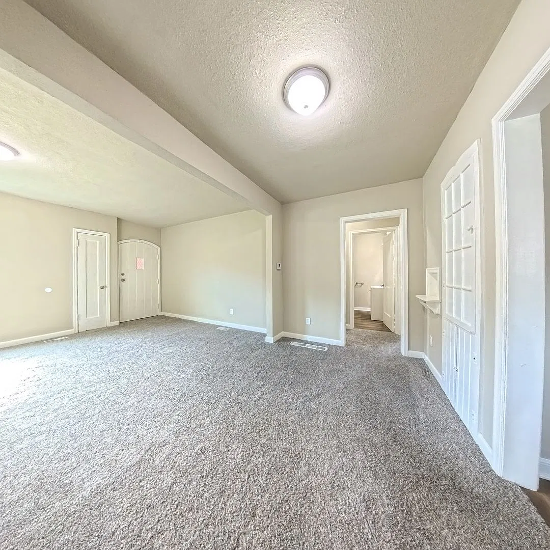 2 bedroom 1 Bathroom Home in Marshalltown for Rent — Photo 4
