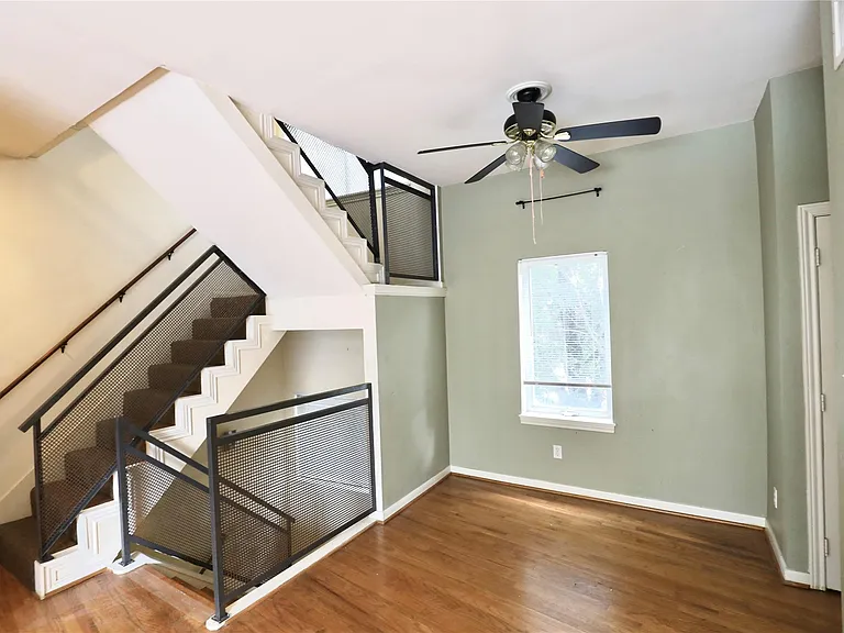 404 Rosalie St — Photo 3