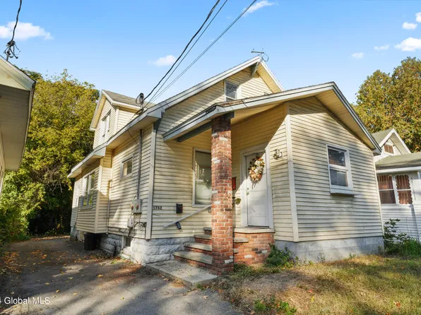 1762 Hamburg Street, Schenectady, NY 12304