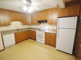 15 Mayo Dr APT 32, Holden, MA 01520