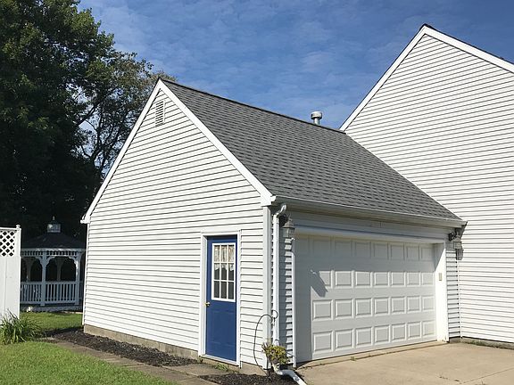 3rd image of 5502 Woods Dr