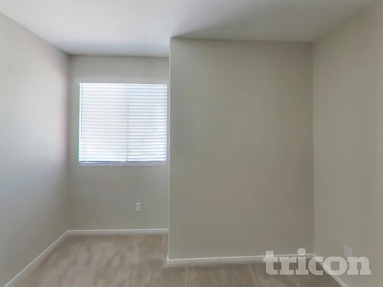 1025 Oceanwood Ave — Photo 10