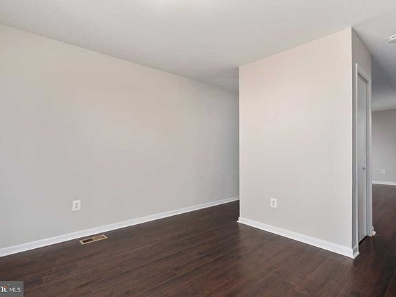 4th image of 42 Anna Ct #278