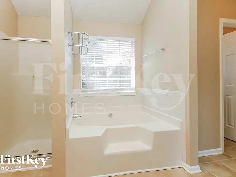3103 Lonetree Point — Photo 8