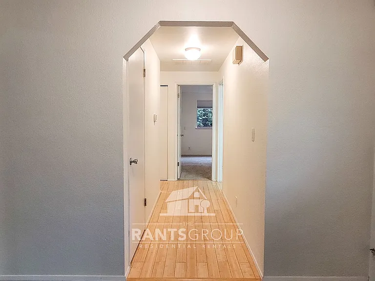 4910 Sheridan Dr SE — Photo 13
