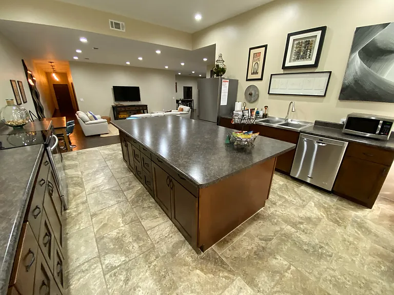 150 Locust St #6 — Photo 1