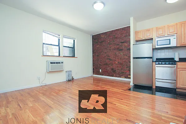 Rented by Jonis Realty | media 15