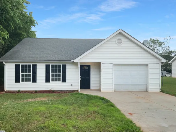 11 Picardy Dr, Greenville, SC 29605