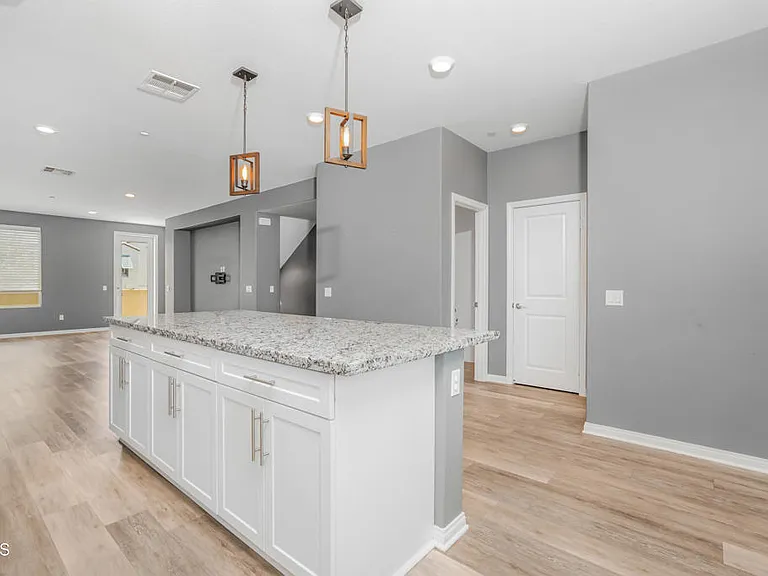 667 Pedro St — Photo 20