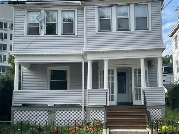 22 Gardner St, Chelsea, MA 02150