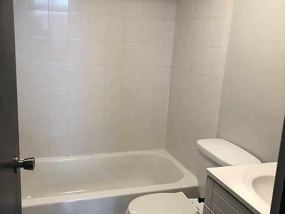 2nd image of 1914 Fairmount Ave #1-2-1