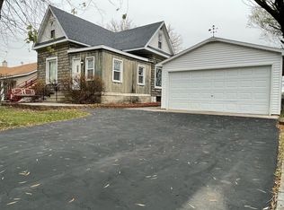 118 N Cedar St, Gardner, IL 60424