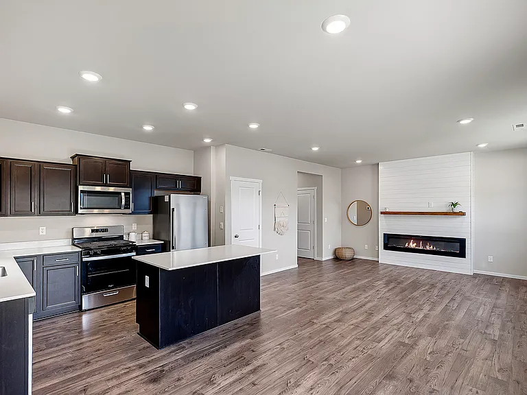 1006 SW Pendleton Way — Photo 3