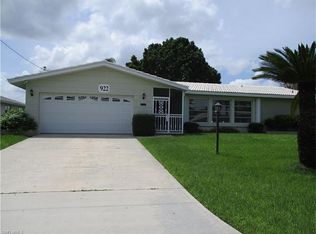 922 SE 43rd St, Cape Coral, FL 33904