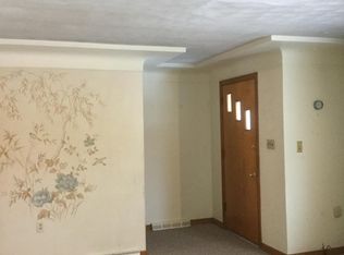 327 Blue Shutters Rd, Roaring Brook Twp, PA 18444