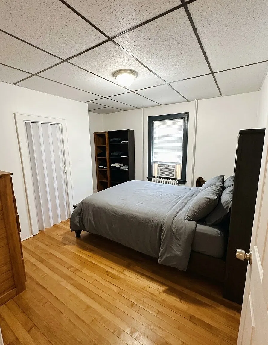 2 bed, 1990 sqft, $1,300 — Photo 3