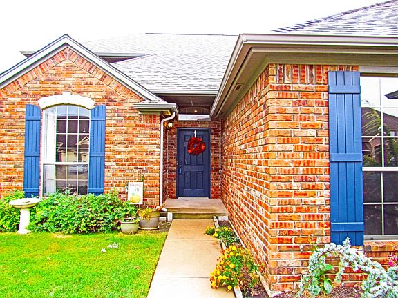 3rd image of 932 Preston Park Dr