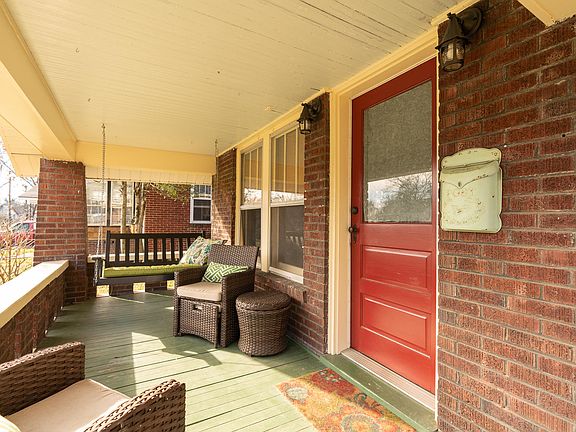 4th image of 2119 Woodbine Ave
