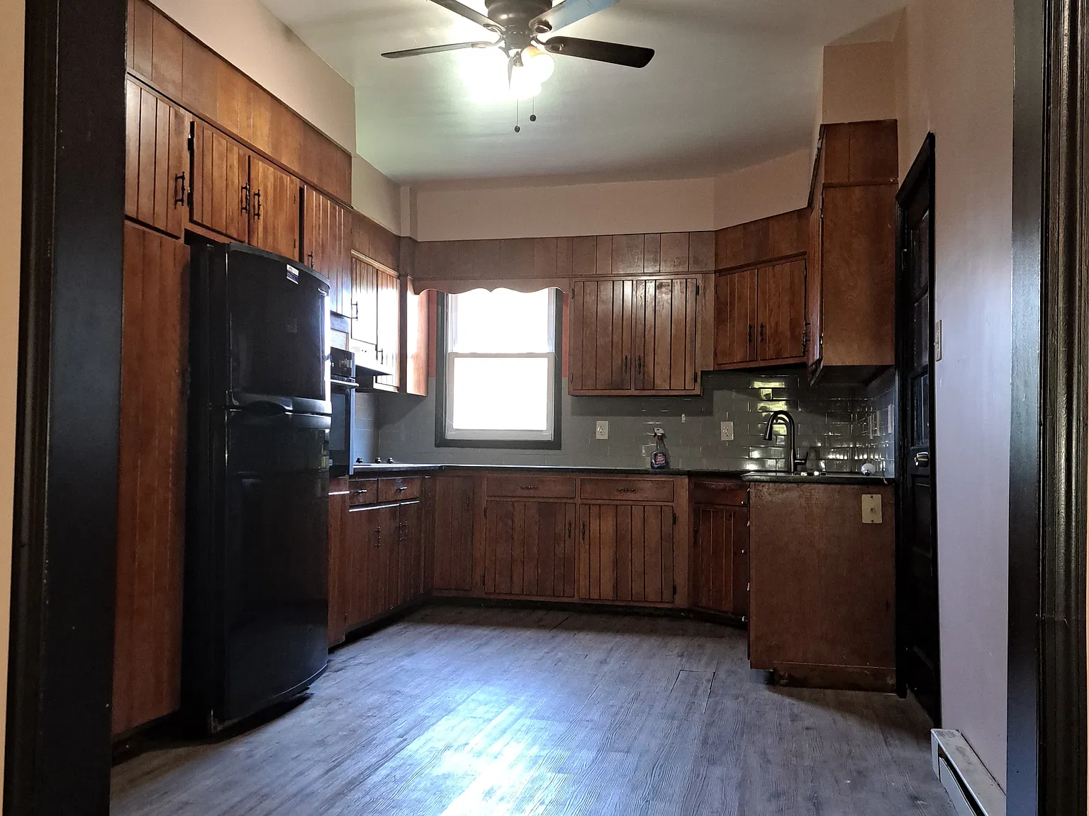 5 bed, 1758 sqft, $2,200 — Photo 3