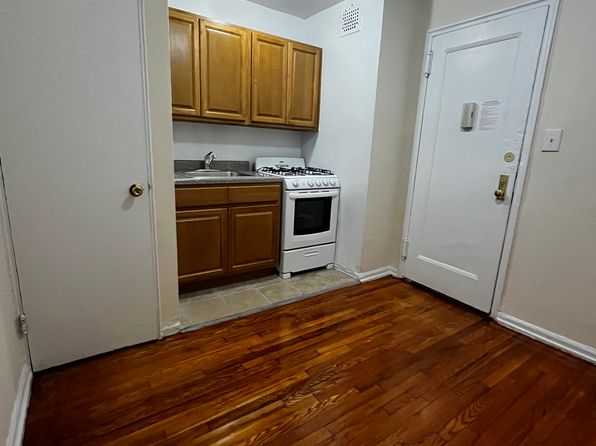 140-79 Burden Cres #2M