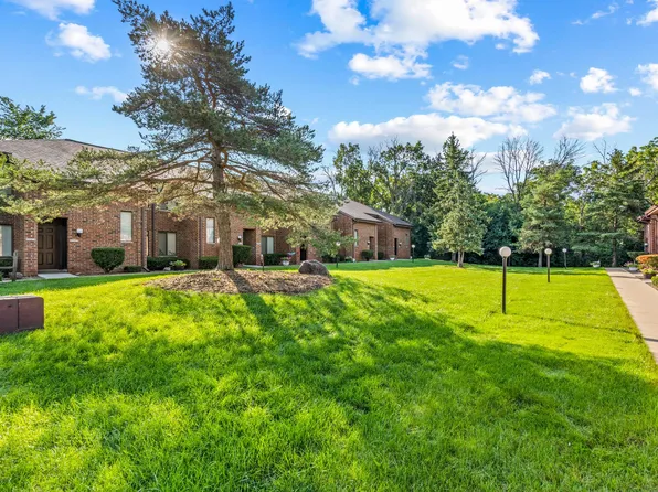 17235-83 W Greenfield Ave, New Berlin, WI 53146