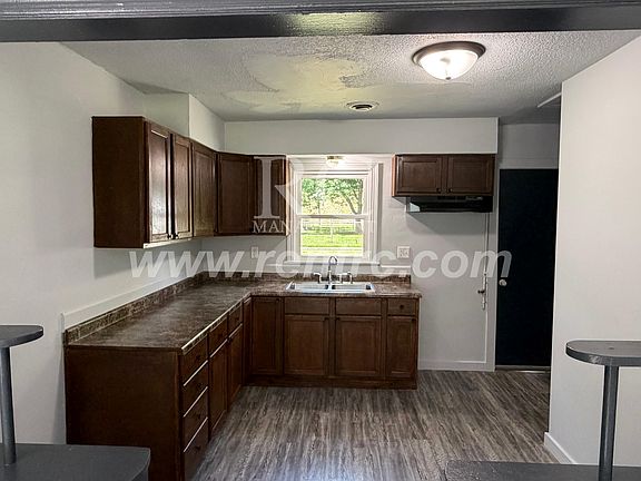 2nd image of 421 Ferndale Ave #T