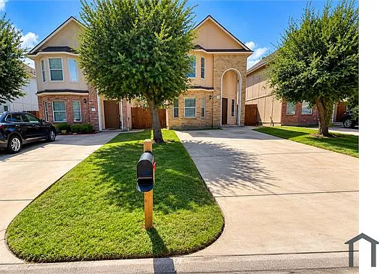 4 bed, 1568 sqft, $2,450 — Photo 2
