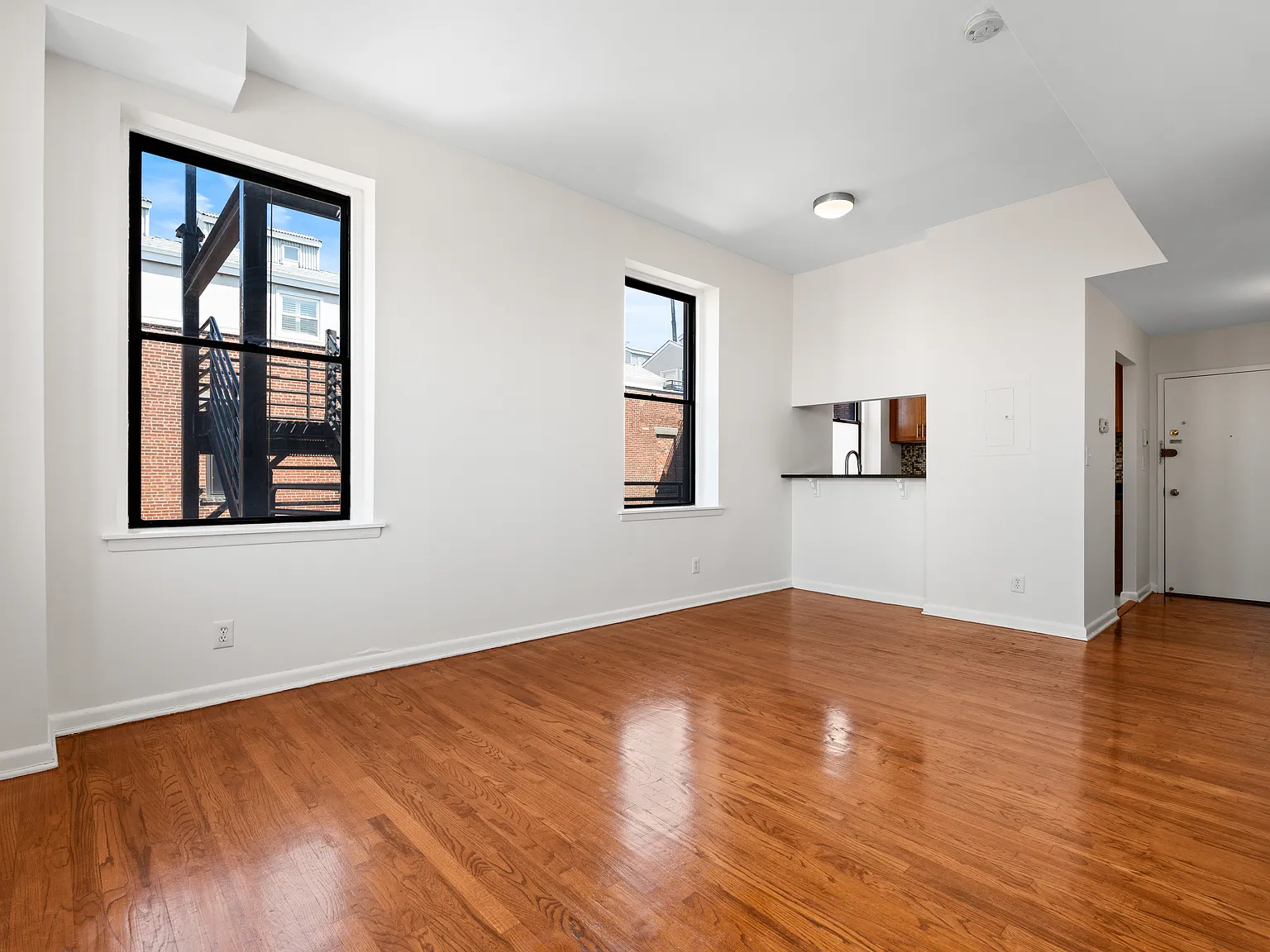1 bed, 1.5 bath, 929 sqft, $3,900 — Photo 3