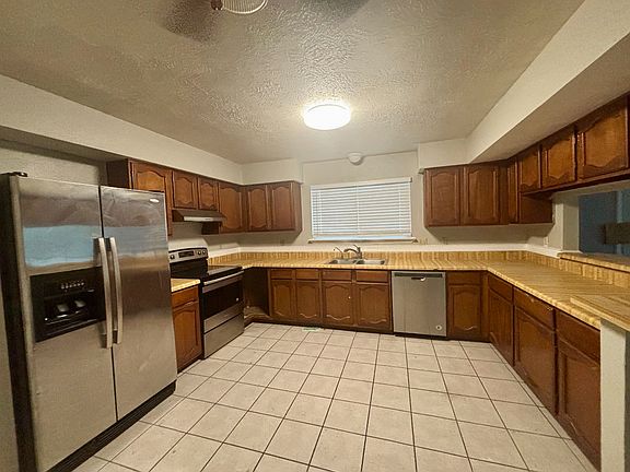 4th image of 16327 Quail Echo Dr