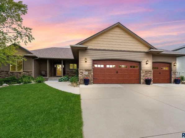 8805 E Palametto St, Sioux Falls, SD 57110
