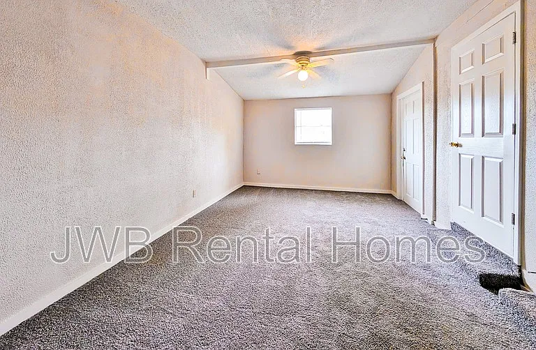 5361 Broadway Ave — Photo 7