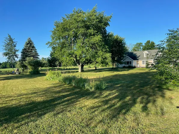5866 Old Pipestone Rd, Eau Claire, MI 49111