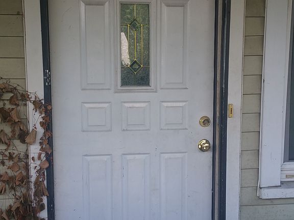 2nd image of 220 E Maplewood Ave