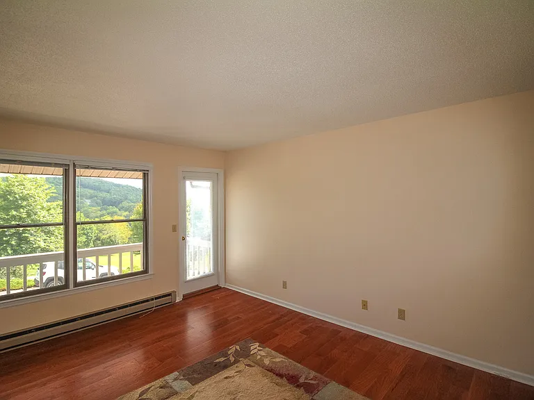 144B Heathstone Ct — Photo 6