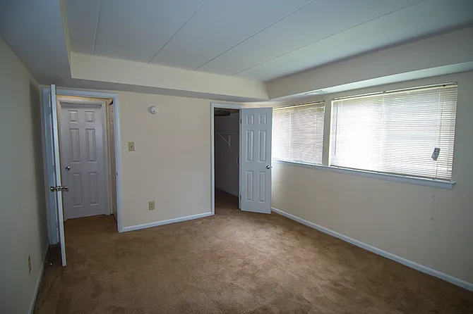 Ashley Apartments — Photo 51