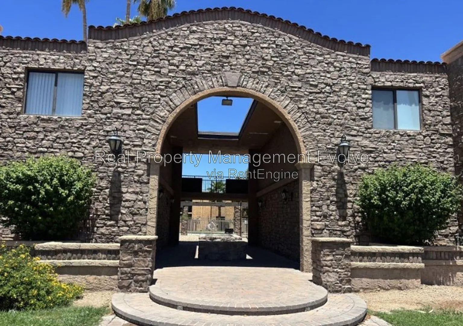 2 bed, 2.0 bath, 829 sqft, $1,299 — Photo 2